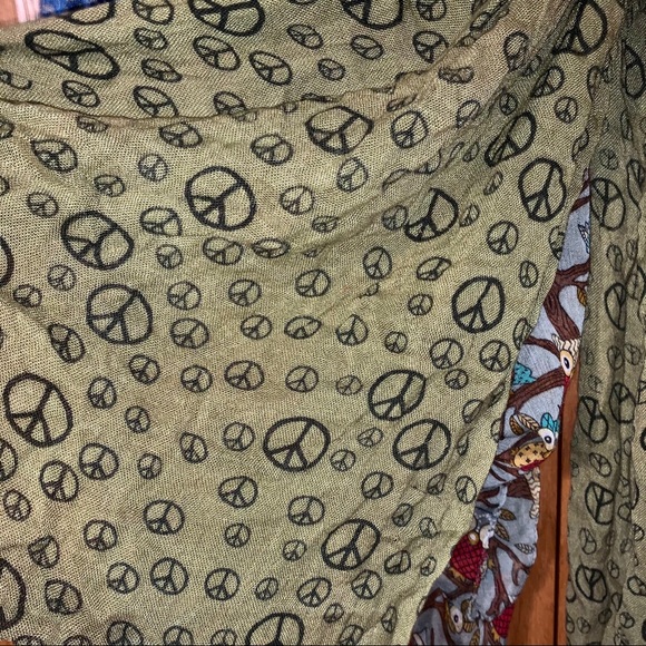 Bundle of four scarves - Picture 6 of 10